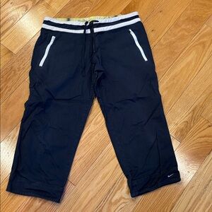 Nike navy cropped pants